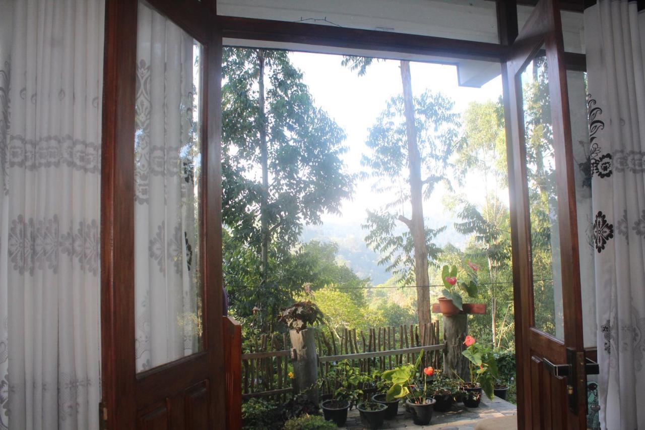 Lazy Bear Lodge Элла Экстерьер фото